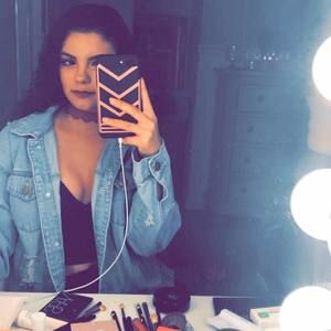 Meet your Posher, Yesenia